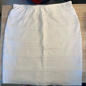 White midi skirt size L